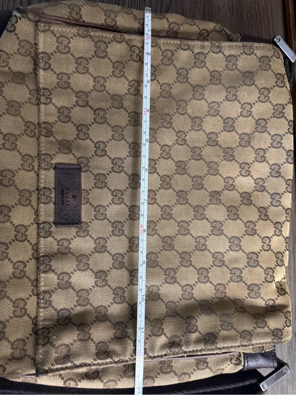 Authentic Gucci GG Canvas Messenger Crossbody Bag Beige Brown